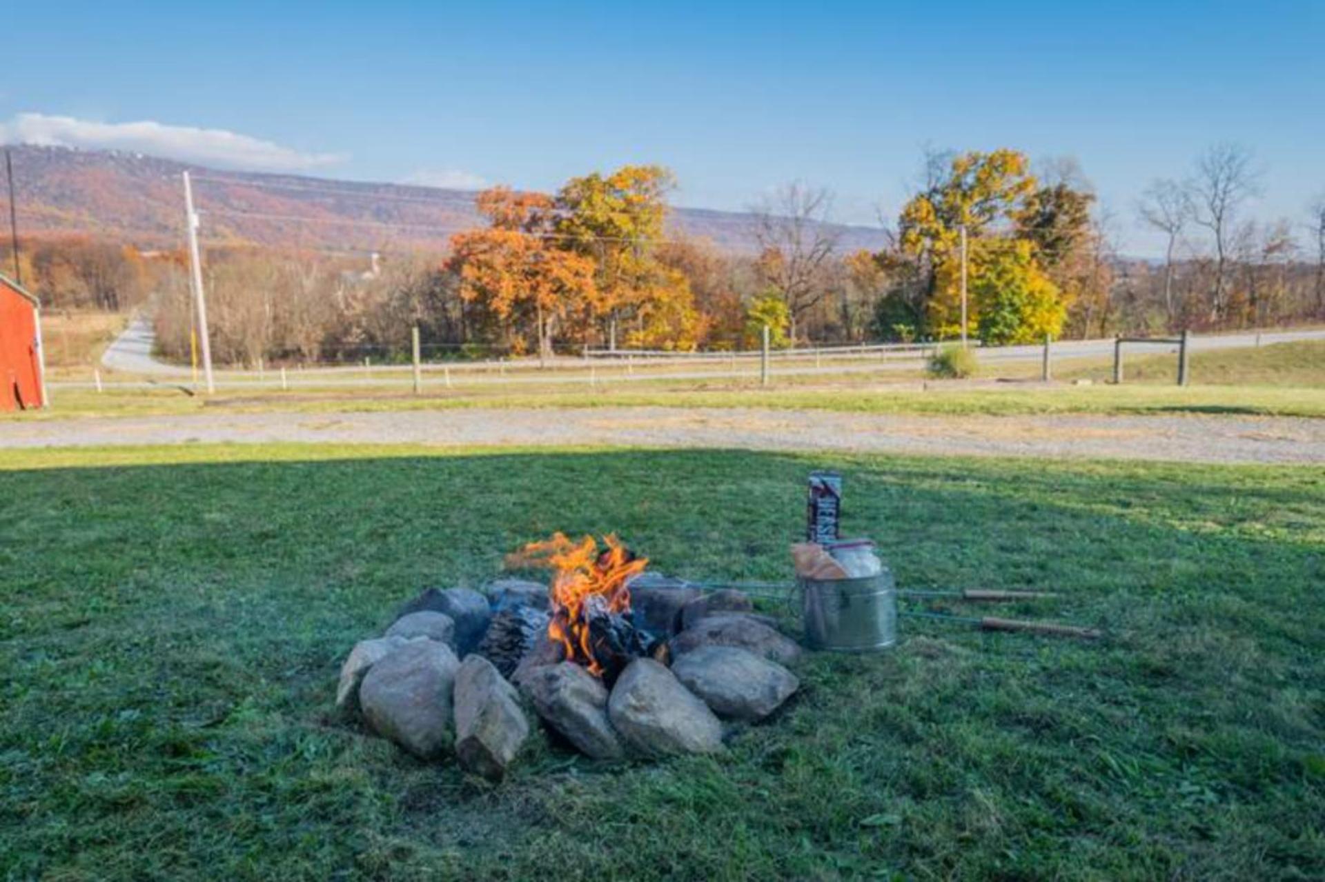 Oakbend Cottage + Fire Pit Newville Extérieur photo